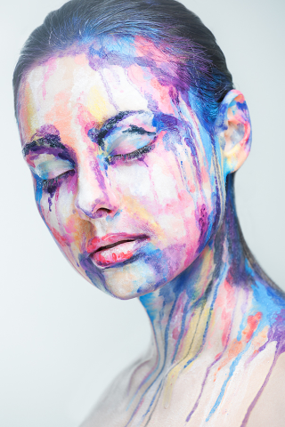 Illustration for article titled This 2D face makeup will hijack your brain
